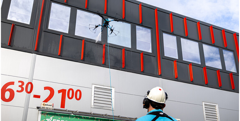 Drony pri čistení fasád a okien: bezpečnejšie, rýchlejšie a šetrnejšie k prírode image